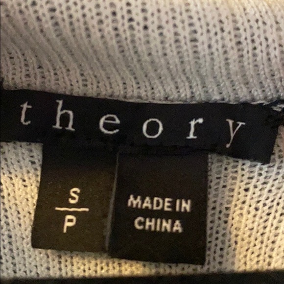 Theory Sleeveless Turtleneck - Picture 2 of 3